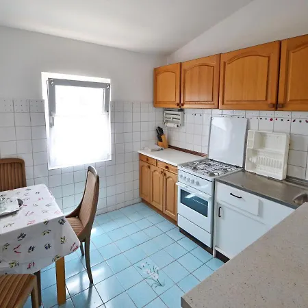 Rosa Apartment Vir